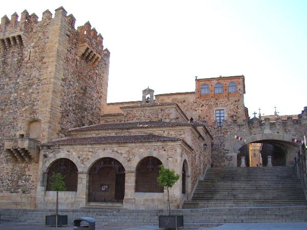 Torre Bujaco y Arco de la Estrella